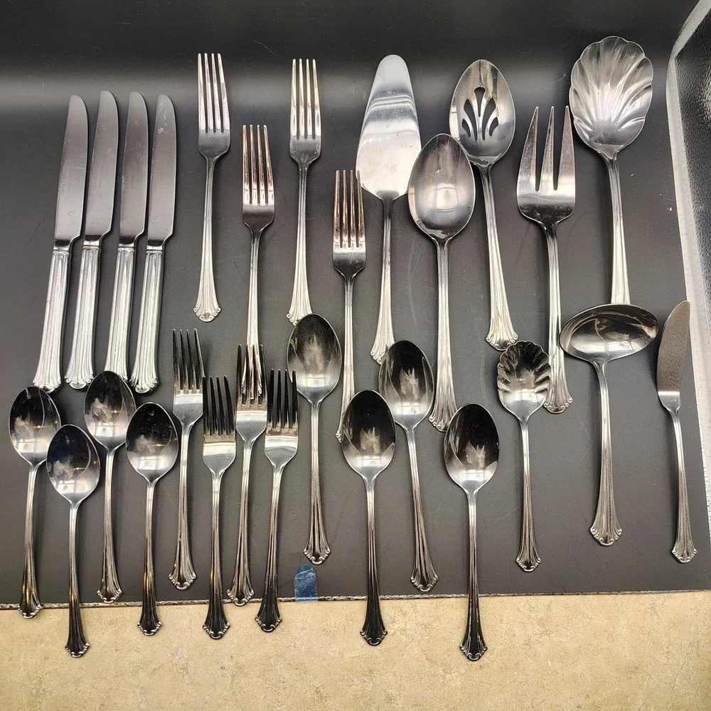 Reed & Barton Courtland Flatware Set 28pc Stainless Steel Classic Silverware